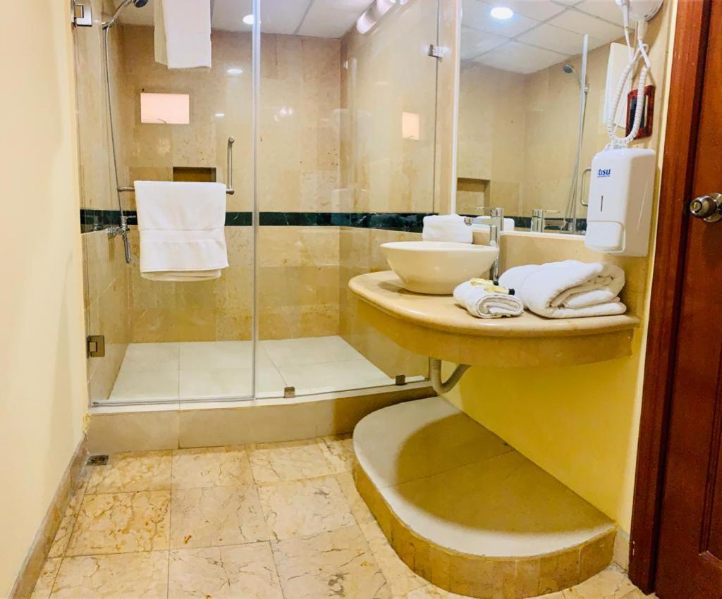 Hotel Ruinas Resort ウェウェテナンゴ エクステリア 写真