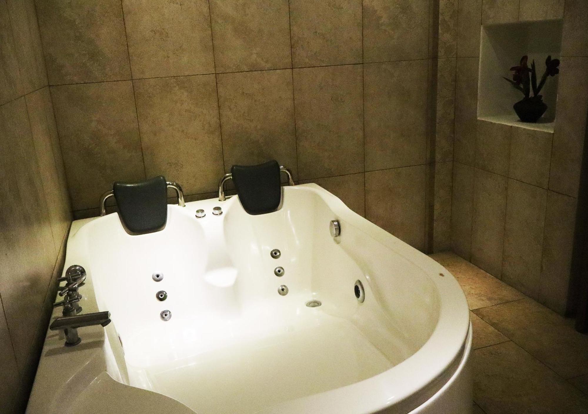 Hotel Ruinas Resort ウェウェテナンゴ エクステリア 写真