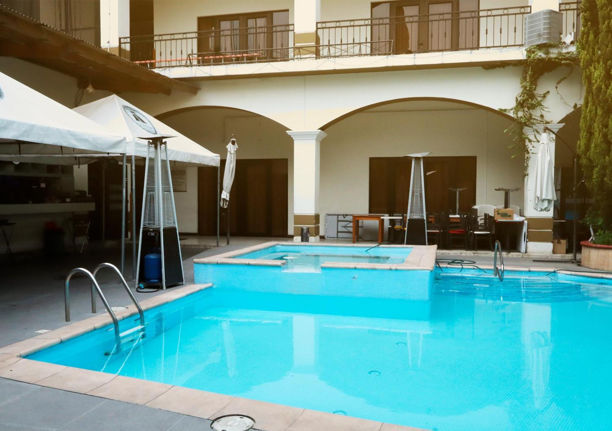 Hotel Ruinas Resort ウェウェテナンゴ エクステリア 写真
