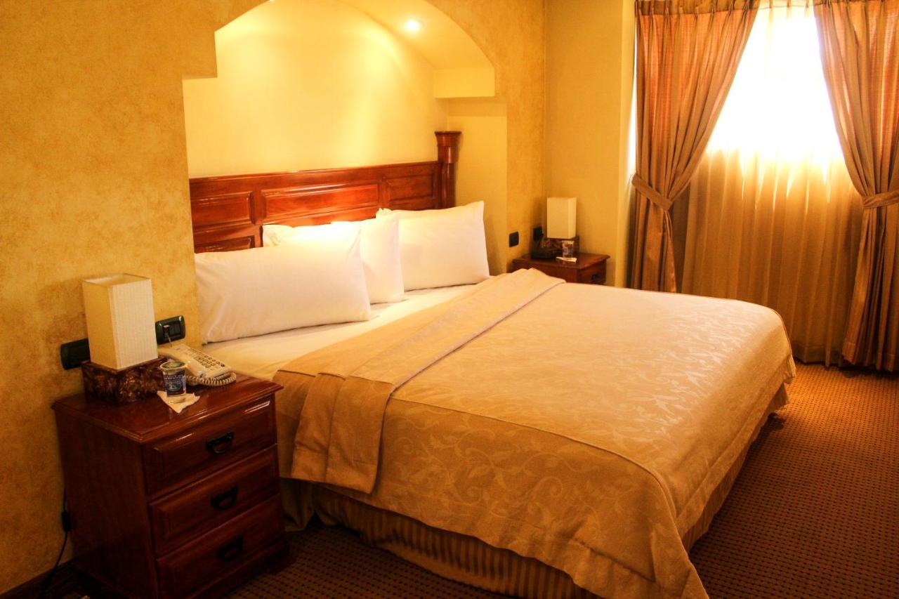 Hotel Ruinas Resort ウェウェテナンゴ エクステリア 写真